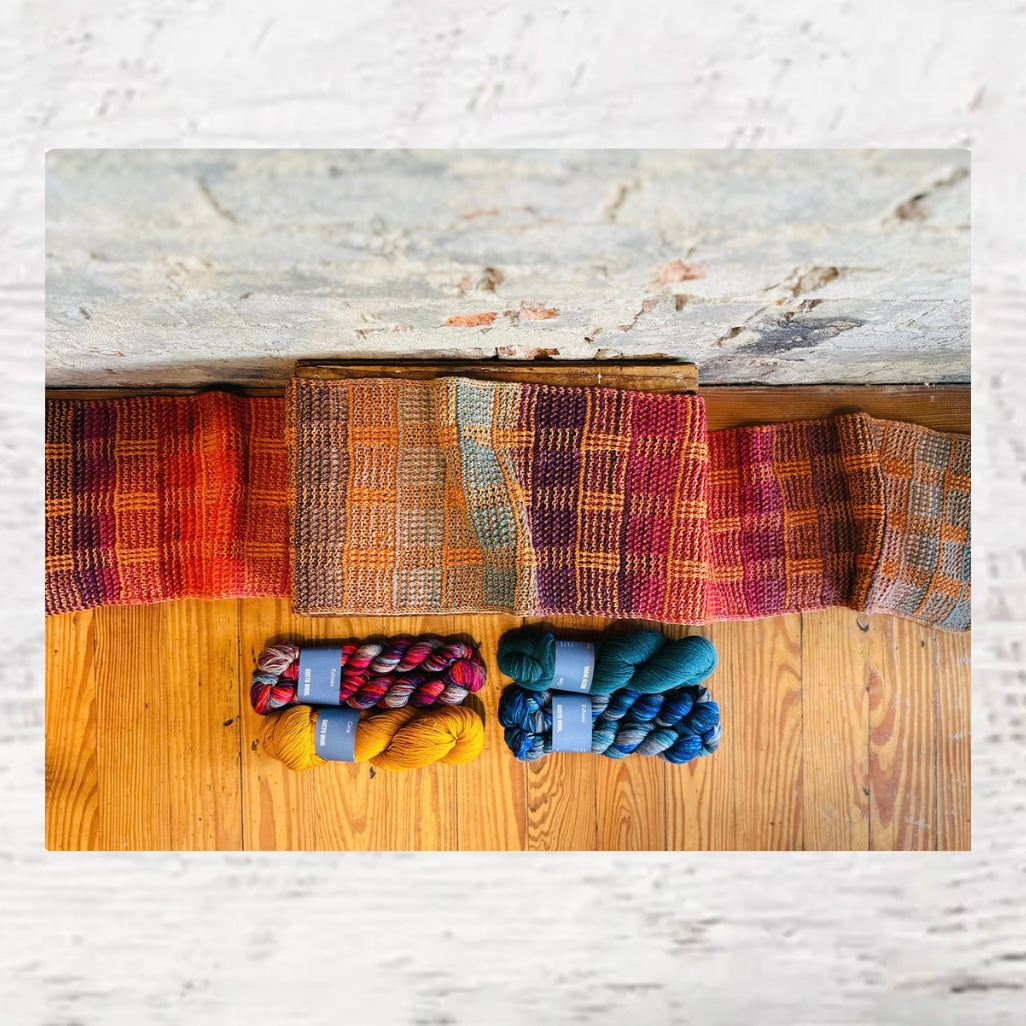 Urth Yarns Gusto Flannel Scarf Knitting Kit | Fuzzy Goat