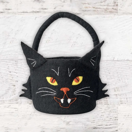 #color_black-cat