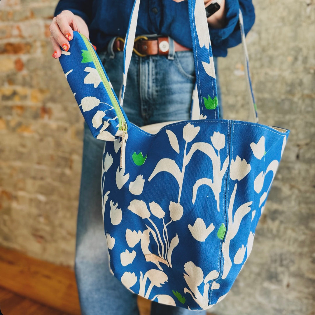 #color_blue-tulips