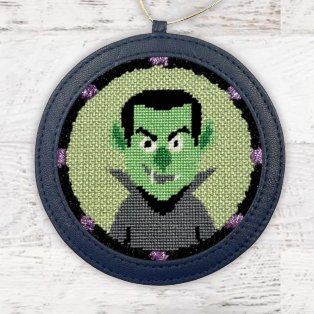 #color_halloween-dracula