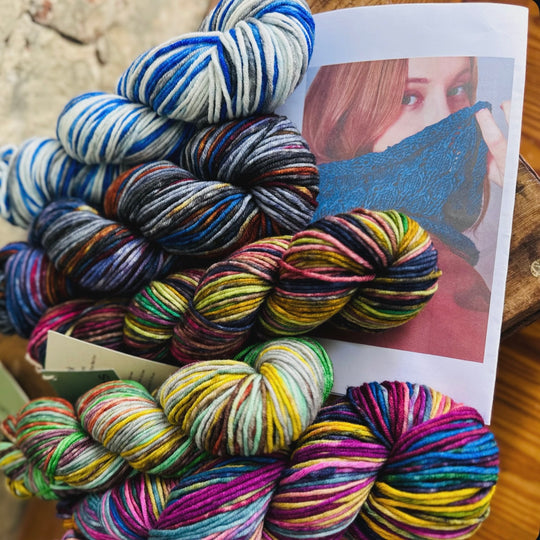 Urth Yarns Lantern Lace Cowl