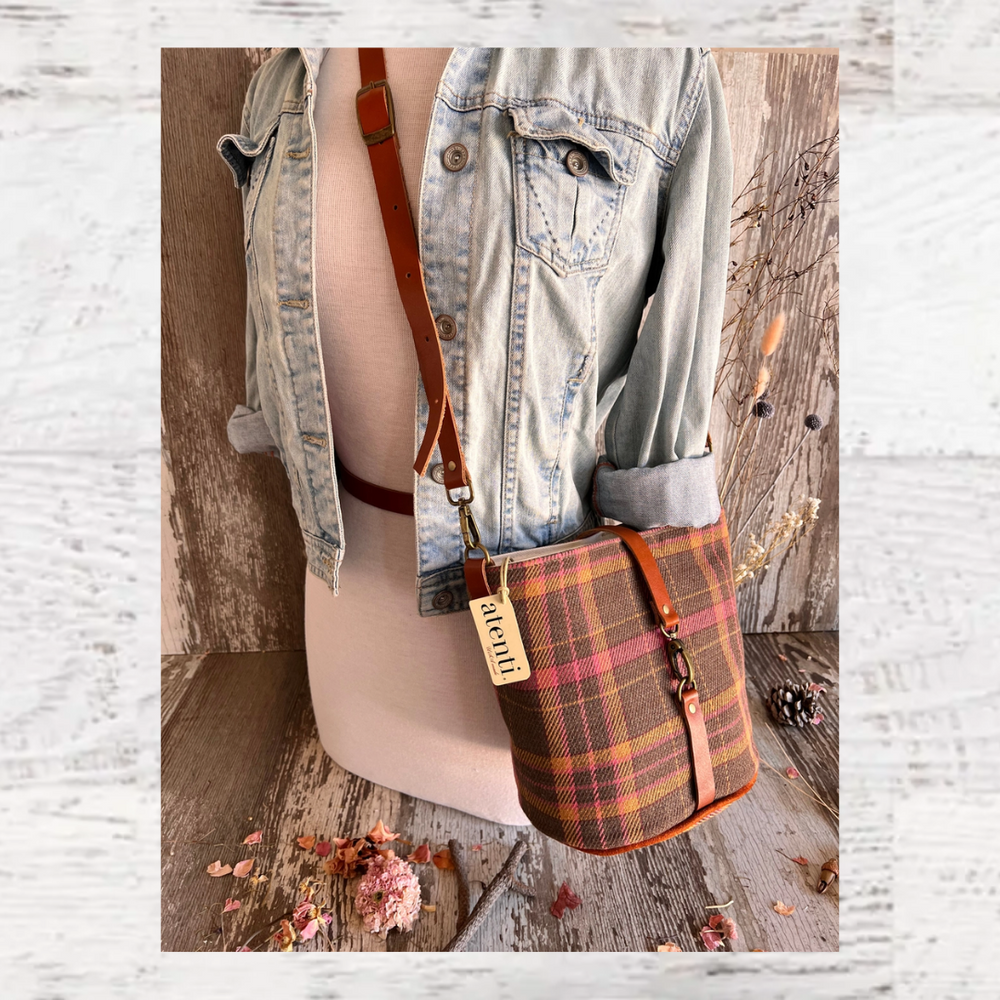 Atenti Scottie Halle Bucket Bag